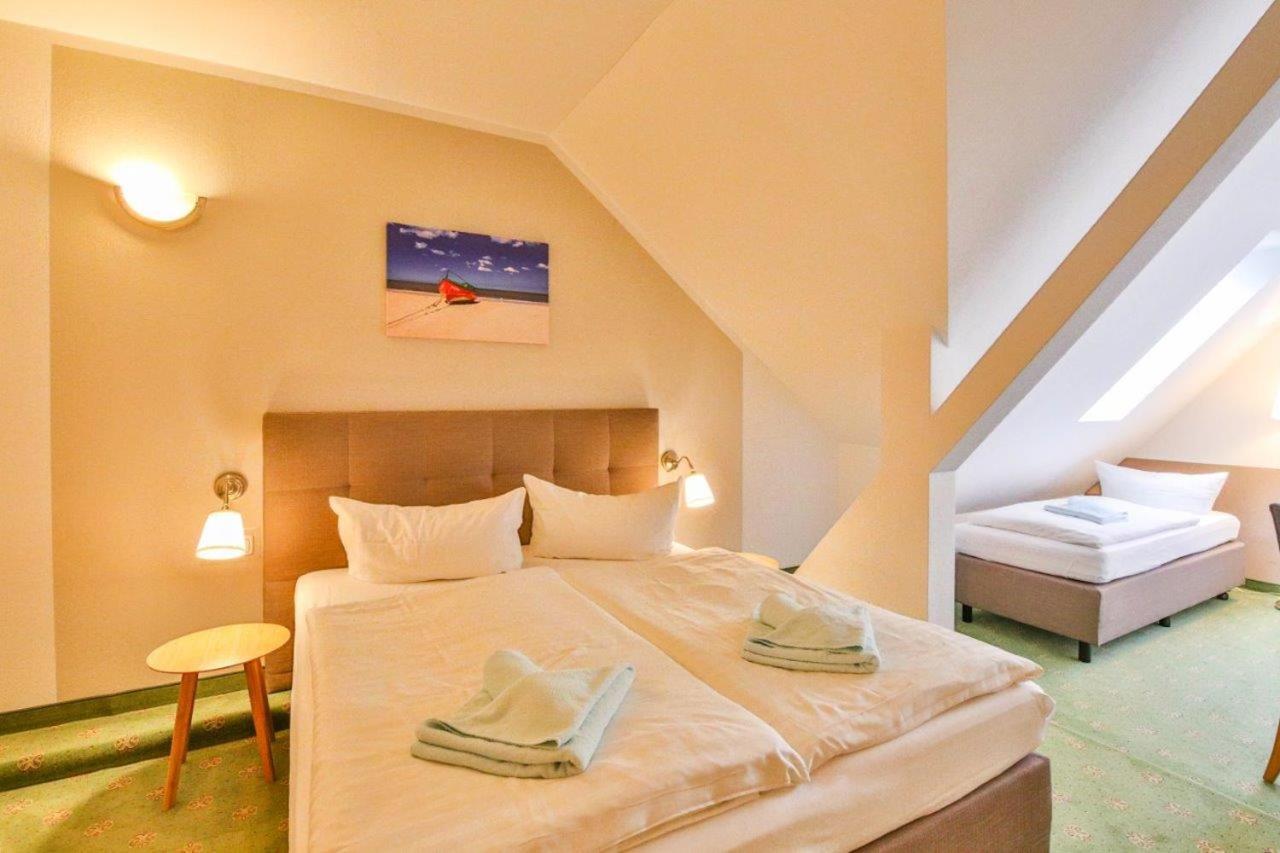 Hotel Und Restaurant "Zur Zwiebel" Peenemunde Eksteriør bilde