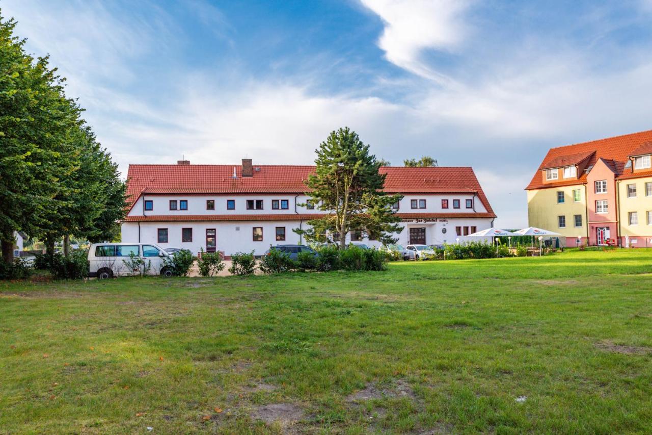 Hotel Und Restaurant "Zur Zwiebel" Peenemunde Eksteriør bilde