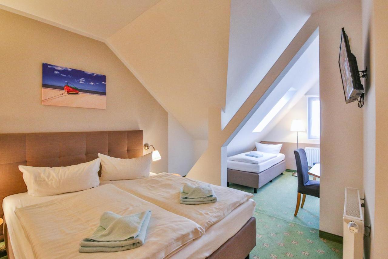 Hotel Und Restaurant "Zur Zwiebel" Peenemunde Eksteriør bilde