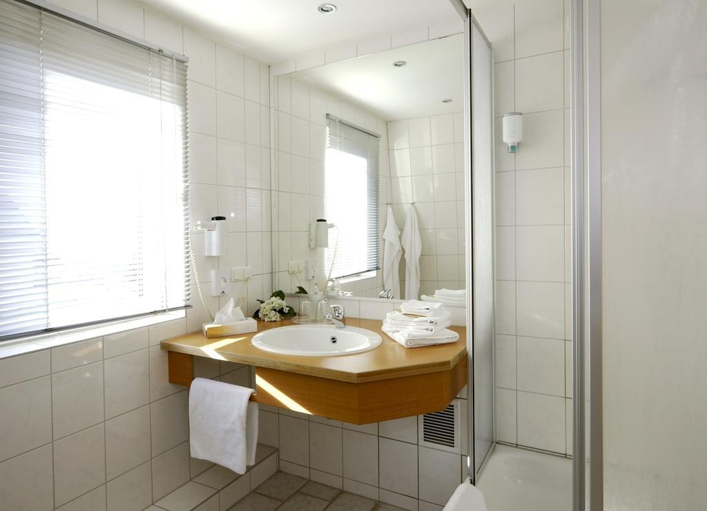 Hotel Und Restaurant "Zur Zwiebel" Peenemunde Rom bilde