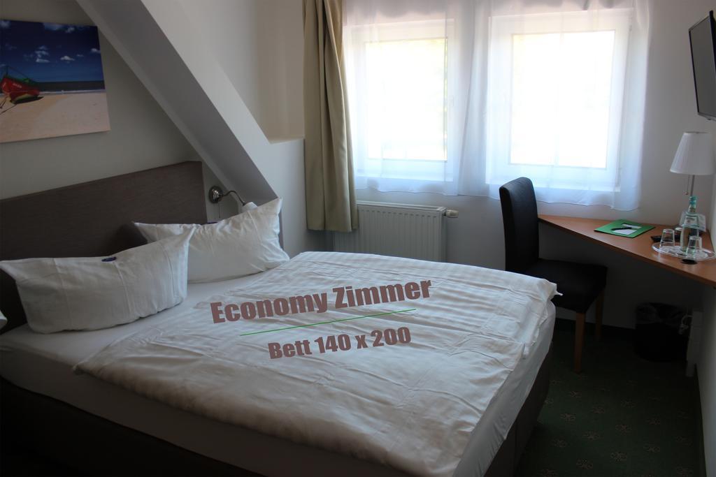 Hotel Und Restaurant "Zur Zwiebel" Peenemunde Eksteriør bilde