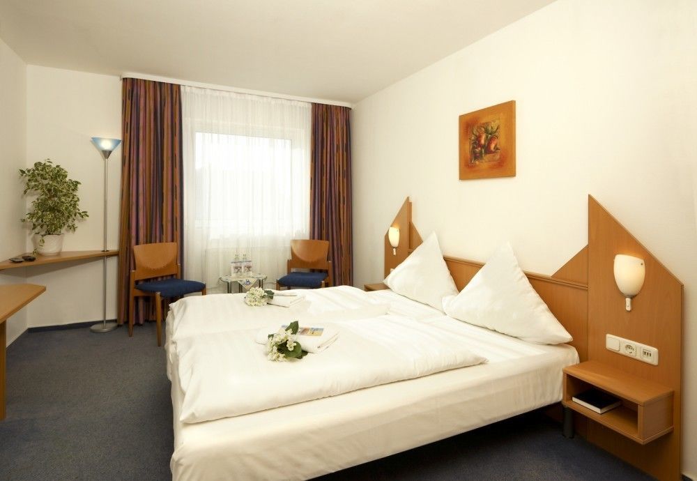 Hotel Und Restaurant "Zur Zwiebel" Peenemunde Eksteriør bilde